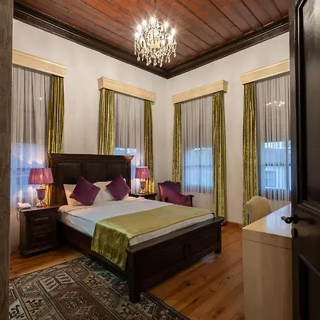 Cedrus Hotell 3*