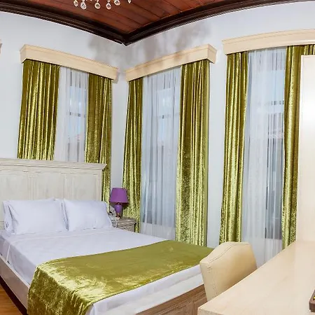 Cedrus Hotell 3*